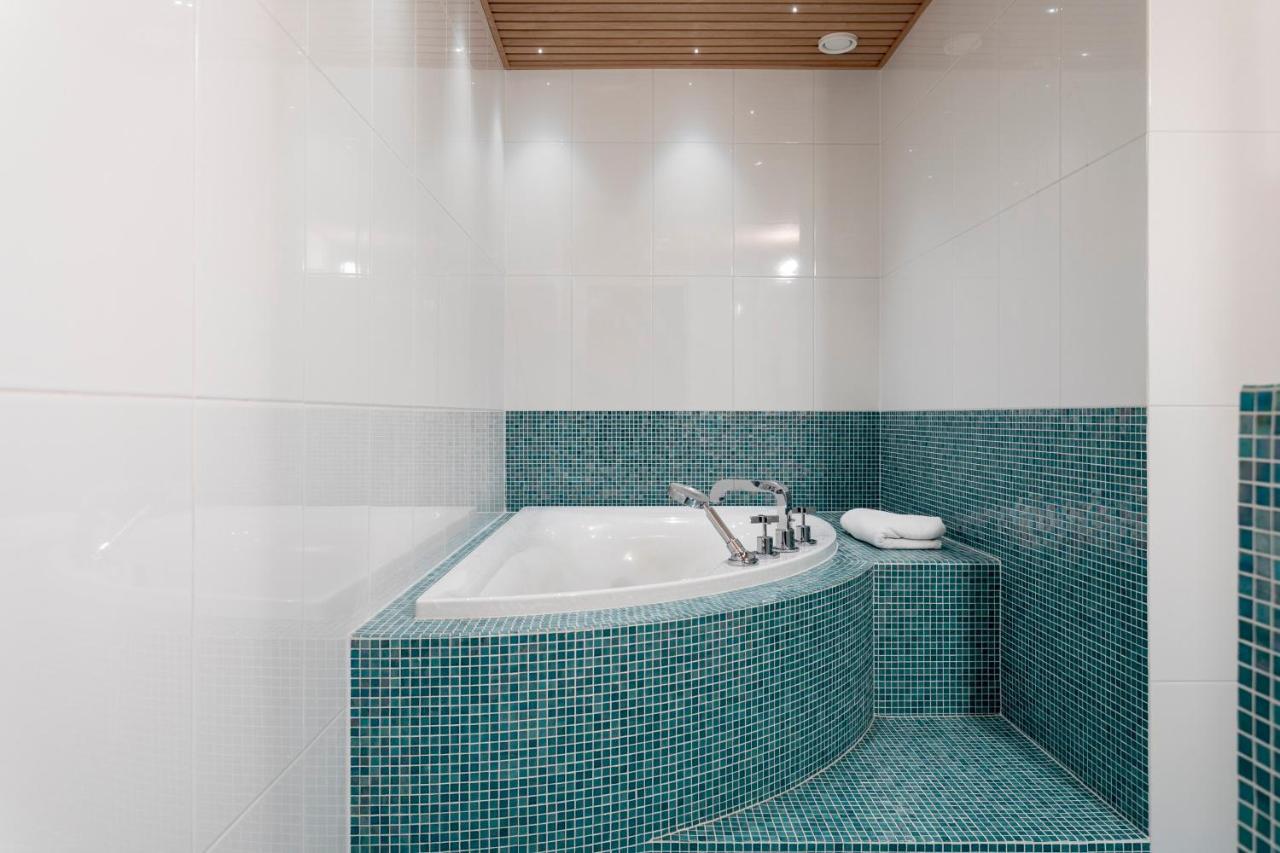 2Ndhomes Luxury Kamppi Center Apartment With Spa And Terrace Helsinki Ngoại thất bức ảnh